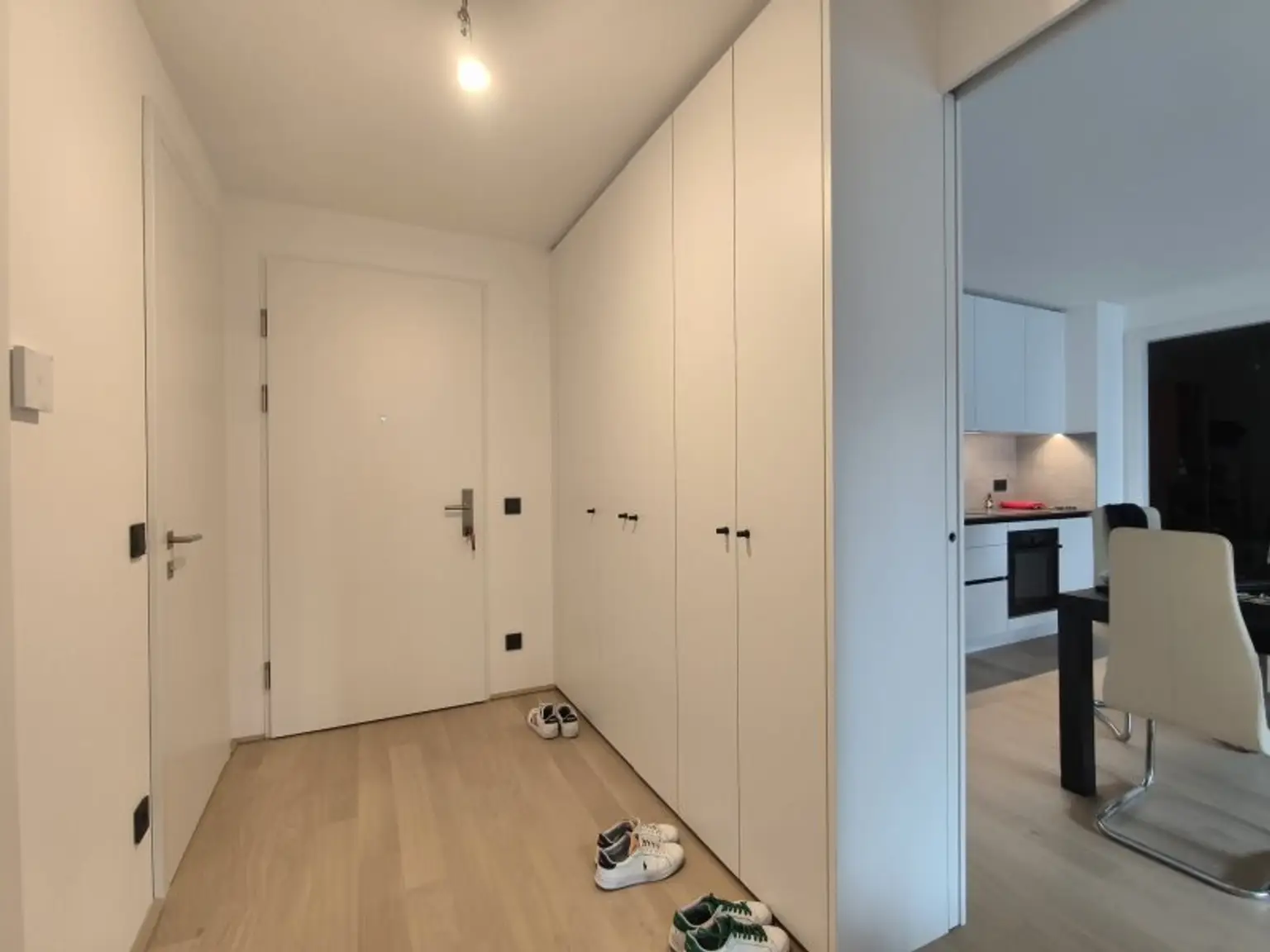 Pauschalmiete - Moderne 3-Zimmer-Wohnung mit großzügigem Balkon und stilvoller Ausstattung - Gute Infrastruktur - Abstellraum