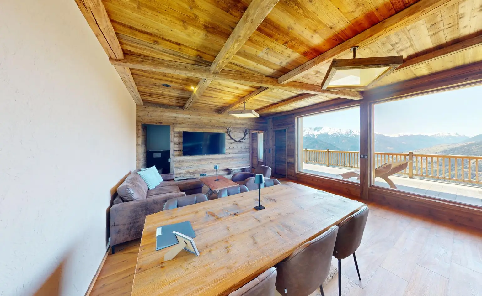 Chalet - Puschlin - Wohn & Essbereich