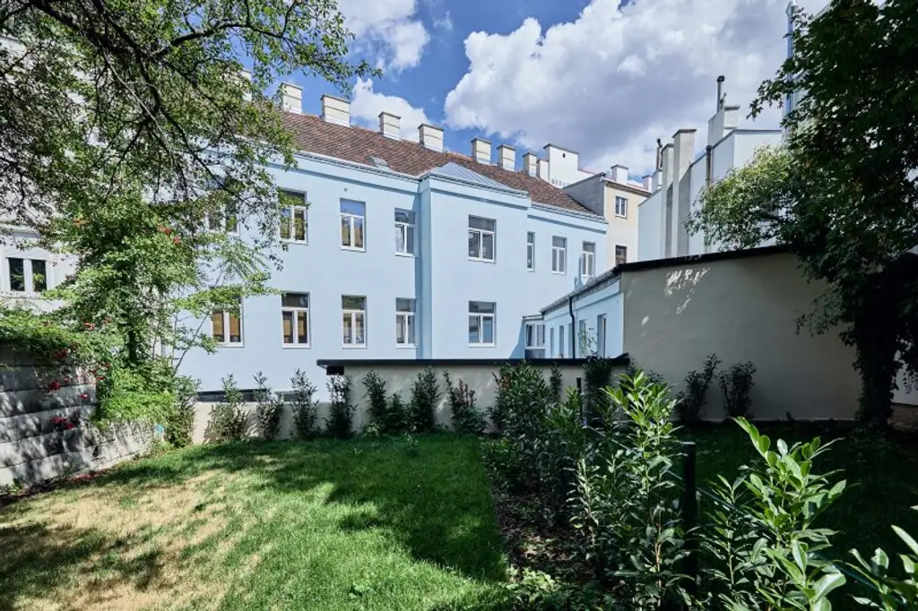 Wohnung mit hofseitigem Balkon mit Grünblick und  103m² GARTEN! 3-Zimmer & WG-geeignet!