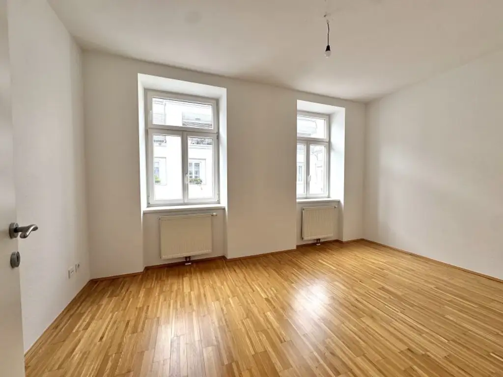 Ein kurzes Spaziergang zur U6 - schöner Altbau inklusive Aufzug - inkl. Einbauküche