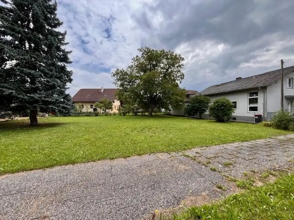 Ruhig gelegenes Baugrundstück mit Altbestand am Stadtrand von Wels zu verkaufen