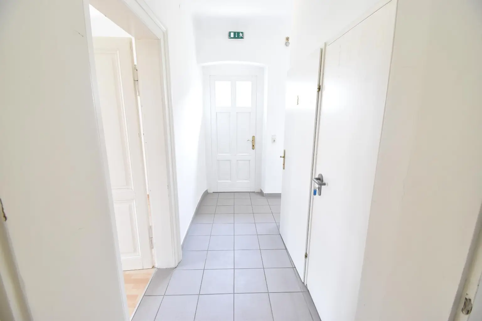 3 Bürohäuser, 38 Parkplätze in Toplage, hochfrequentiert, beste Infrastruktur