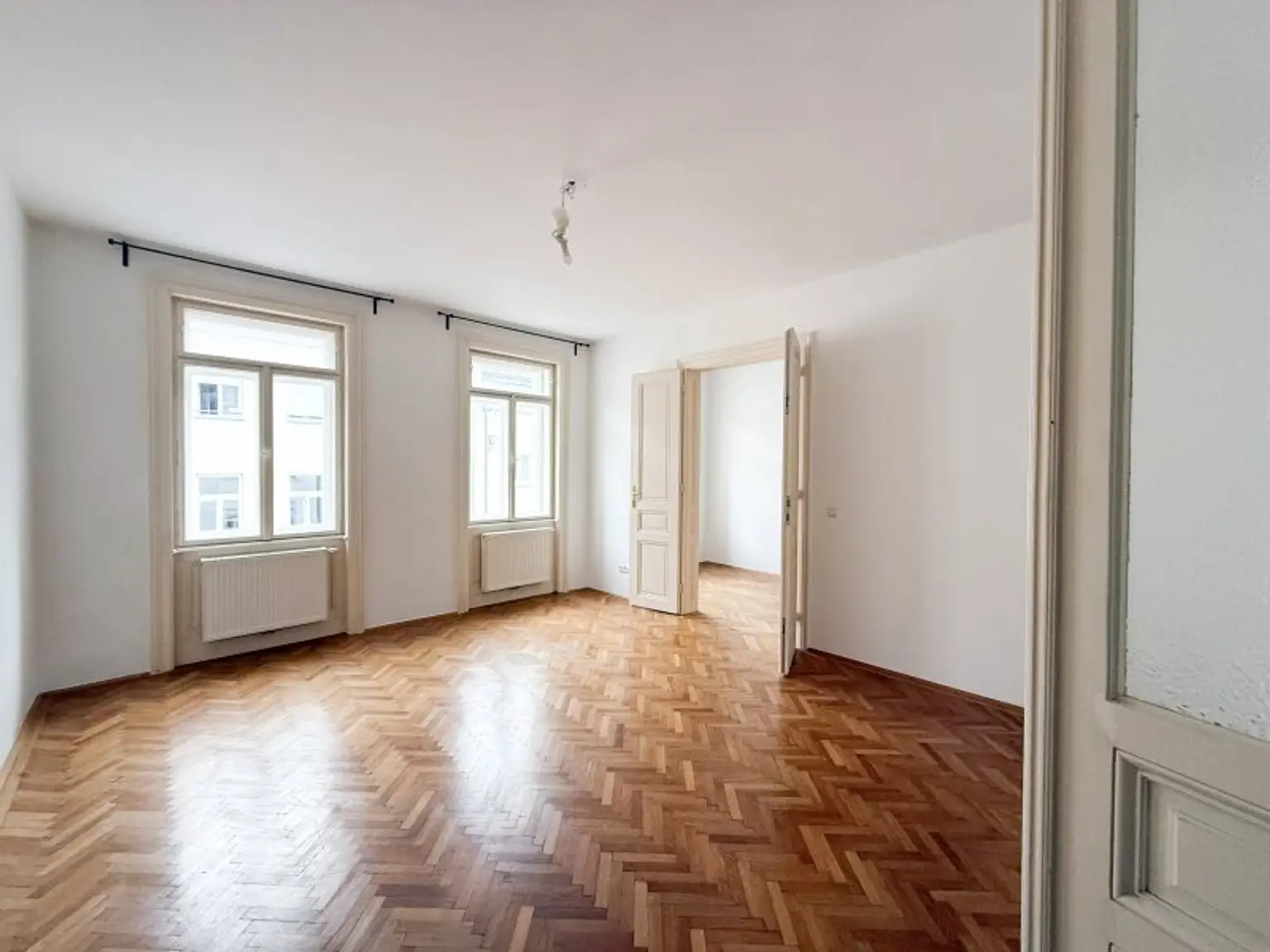 3-Zimmer-Altbauwohnung mit Flügeltüren in 1040 Wien – kein Aufzug