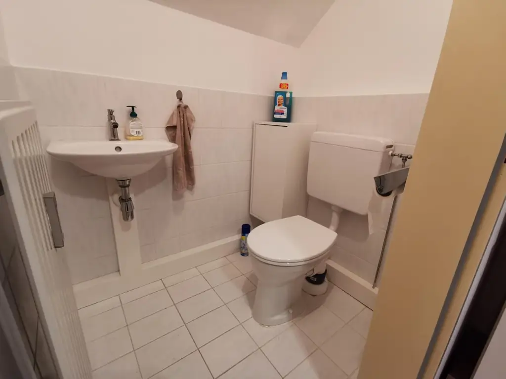Charmante 2-Zimmer-Wohnung mit Balkon im Grünen