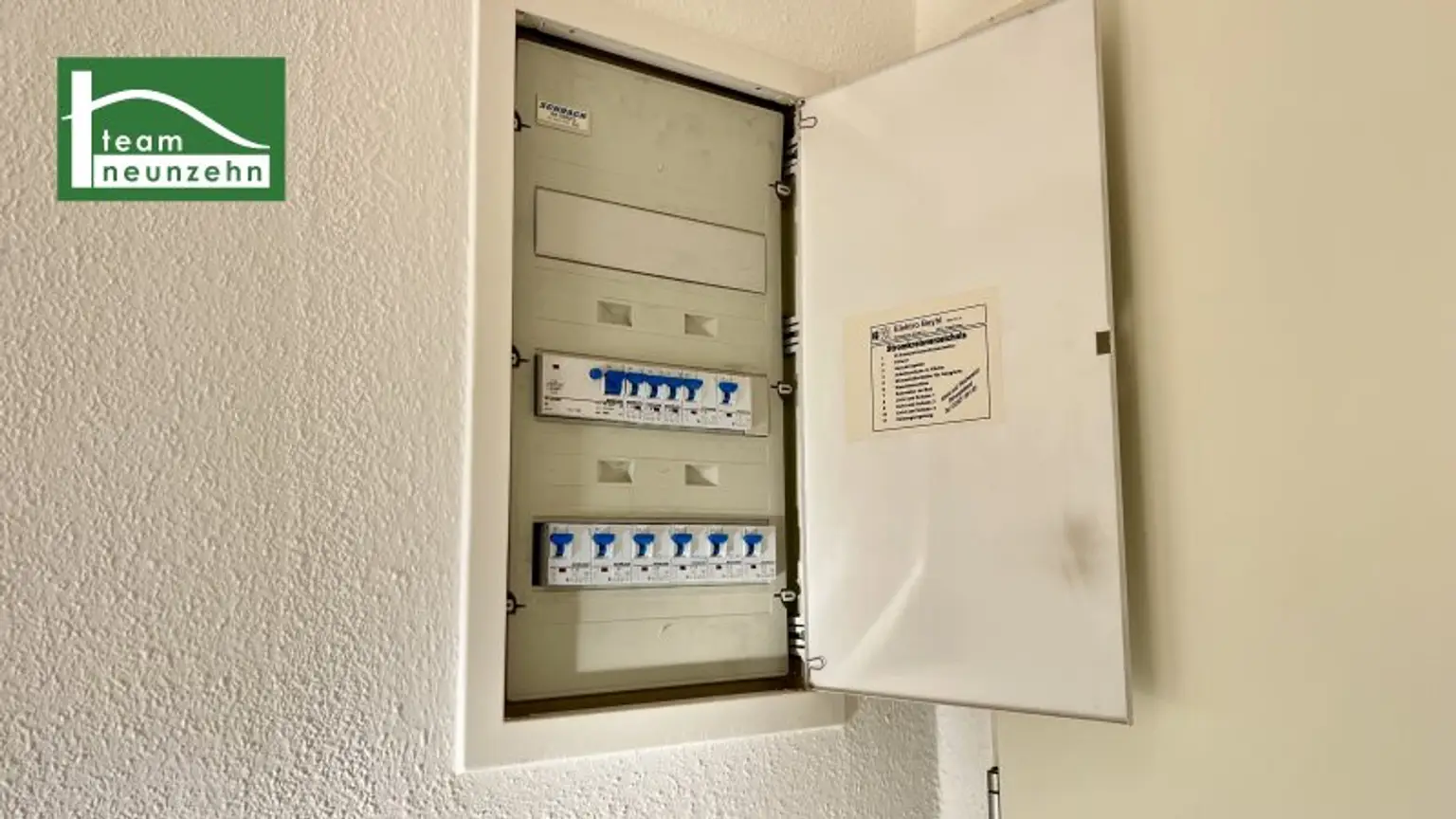 Charmante DG Wohnung, 52m² in Baden, bei LKH – Balkon & großer Keller mit ca. 14m² - nur 198.000€! (Kfz-Stellplatz extra)