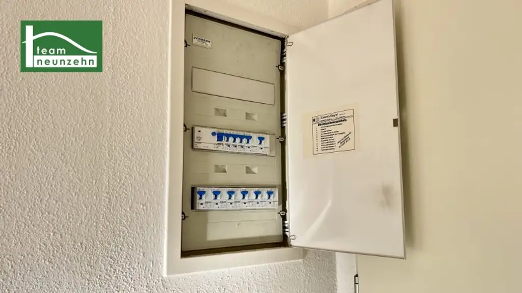 Charmante DG Wohnung, 52m² in Baden, bei LKH – Balkon & großer Keller mit ca. 14m² - nur 198.000€! (Kfz-Stellplatz extra)