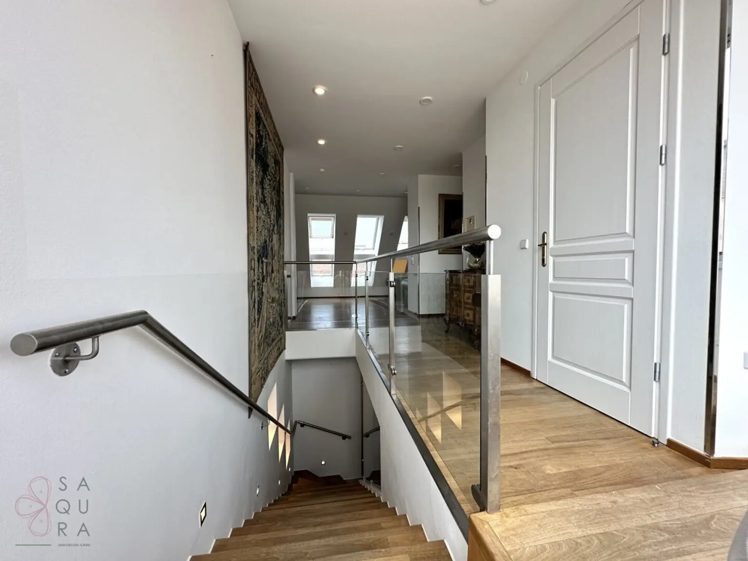 PANORAMA-DACHTERRASSE - EXKLUSIVE DACHGESCHOSSWOHNUNG AUF ZWEI EBENEN