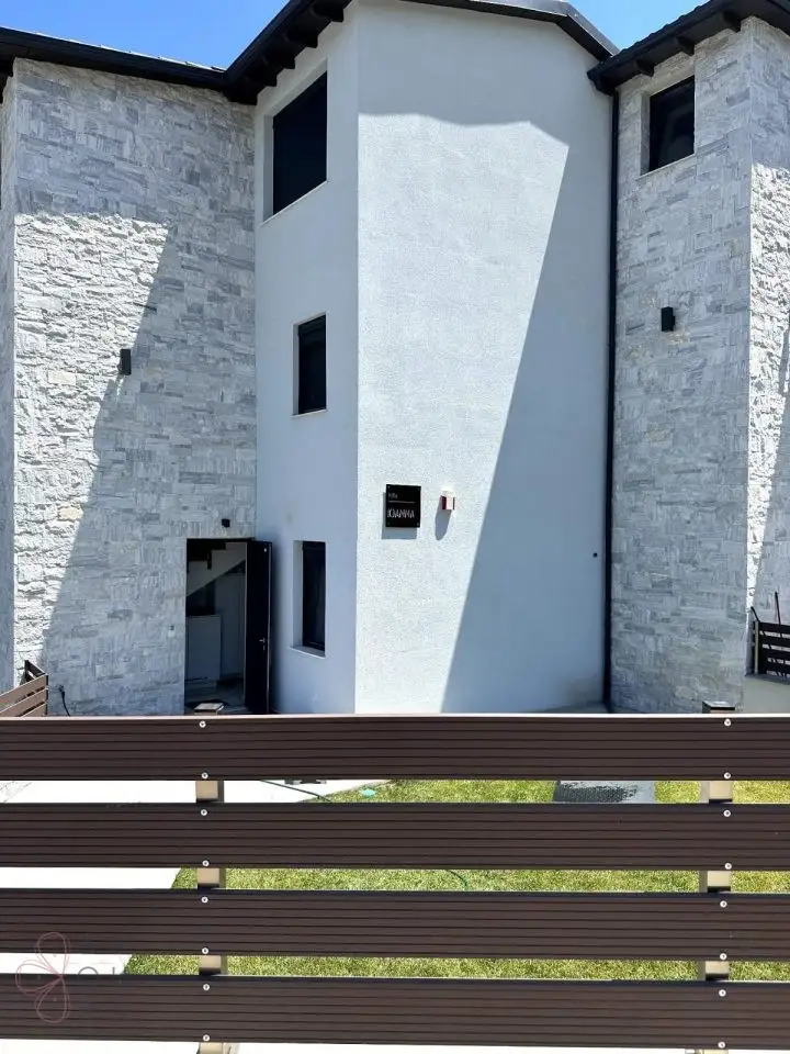 Mediterranes Luxusleben mit Meerblick – Dreistöckiges Haus mit hohem Renditepotenzial