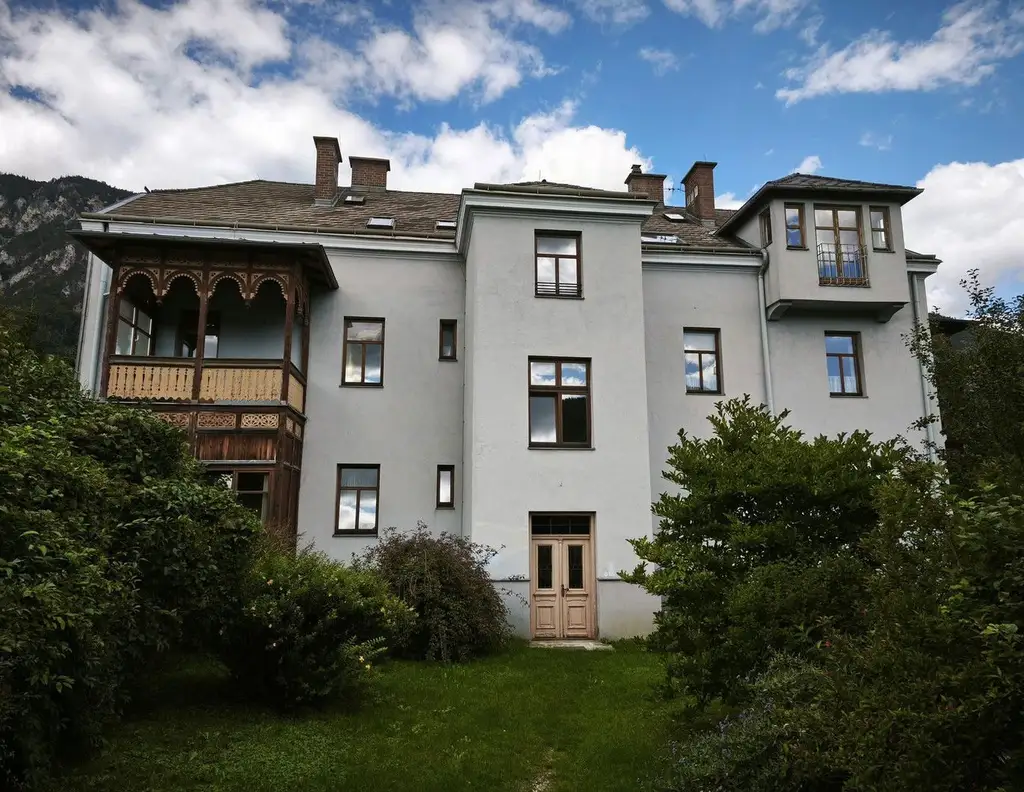 Gründerzeithaus im Herzen von Reichenau an der Rax - mit großem Entwicklungspotenzial