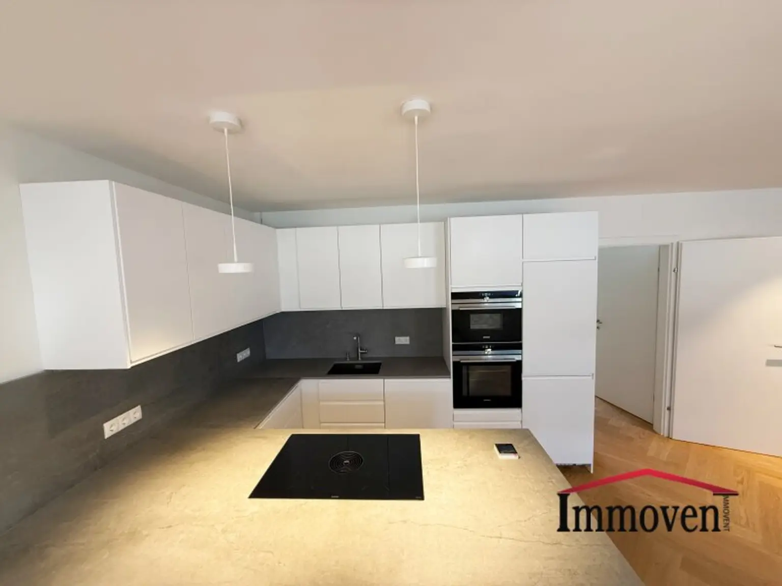 ERSTBEZUG - Hochwertige Dachgeschossmaisonette mit Balkon, Terrasse und Deckenkühlung in RUHELAGE!
