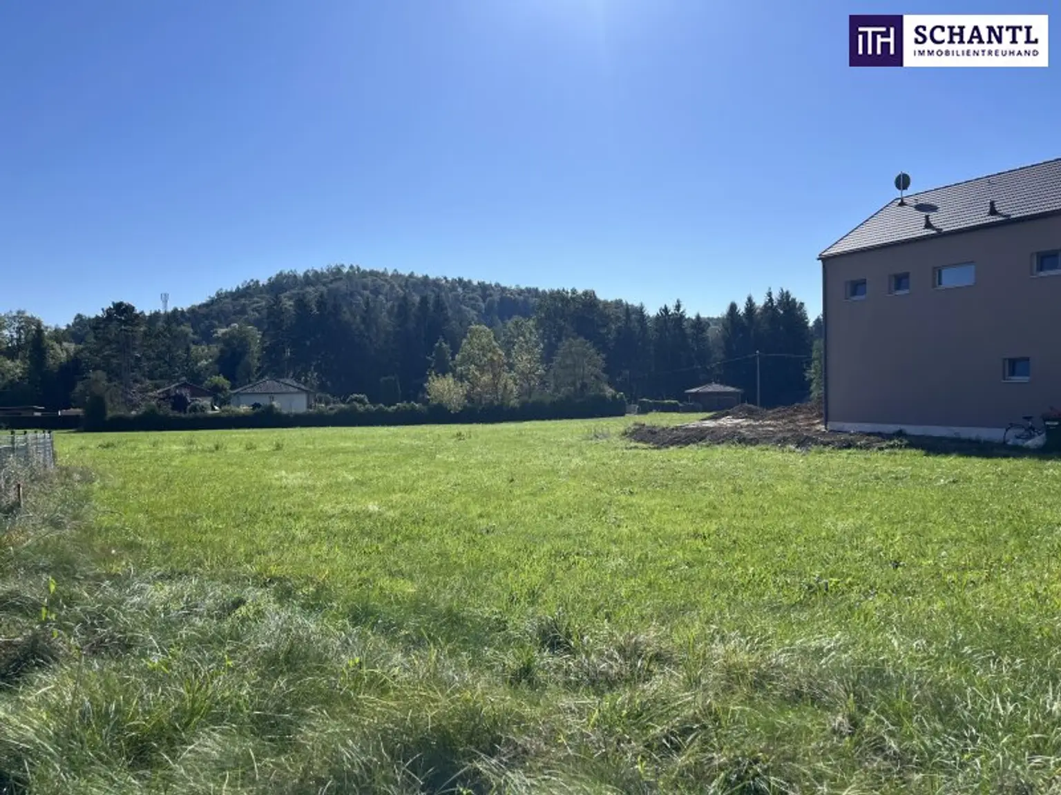 EINMALIGES Baugrundstück in BEGEHRTER LAGE mit TOP ANBINDUNG!