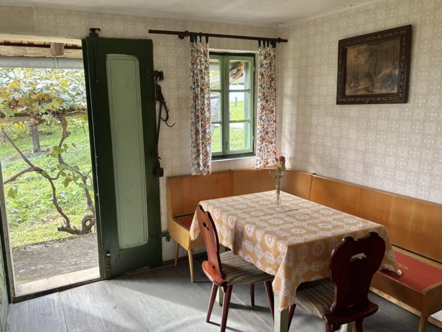 - DER SONNE ENTGEGEN - Kellerstöckl mit entzückendem Grundstück am Stremer Berg !!