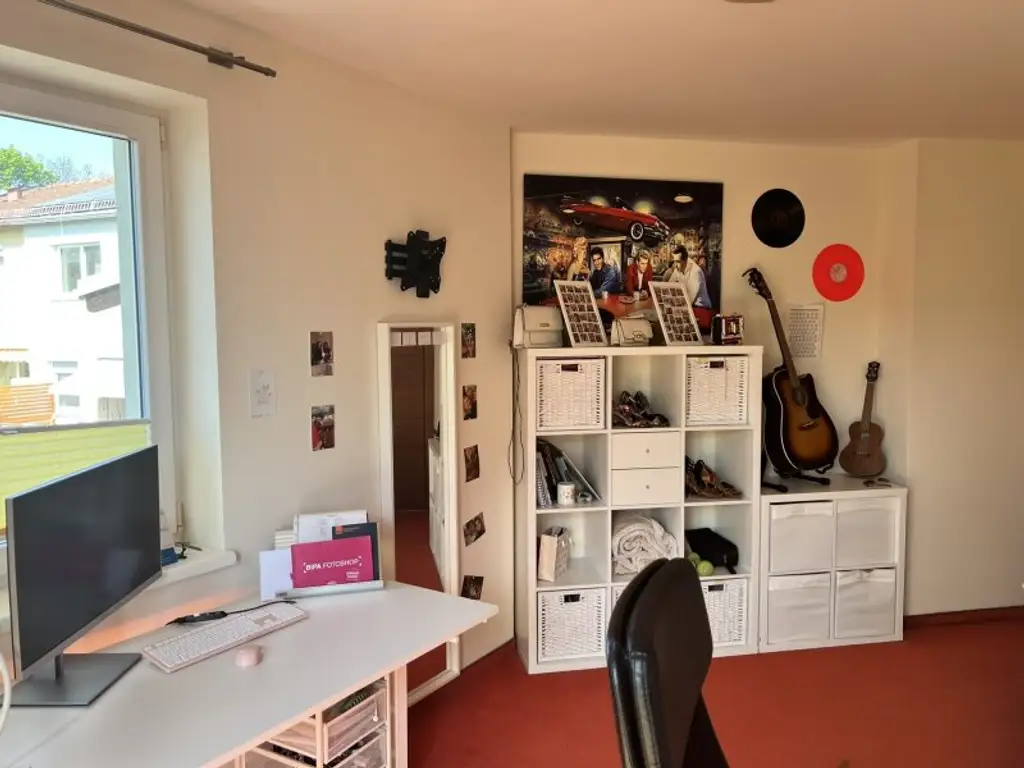 Moderne, zentrumsnahe Familienvilla mit großem Garten in gefragter Grünruhelage (!)