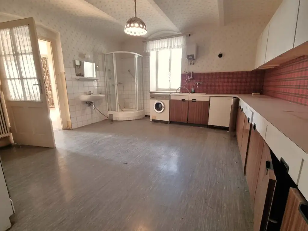 Ob alte Villa-neuer Bau, auf Riesengrund nach Süden schau!