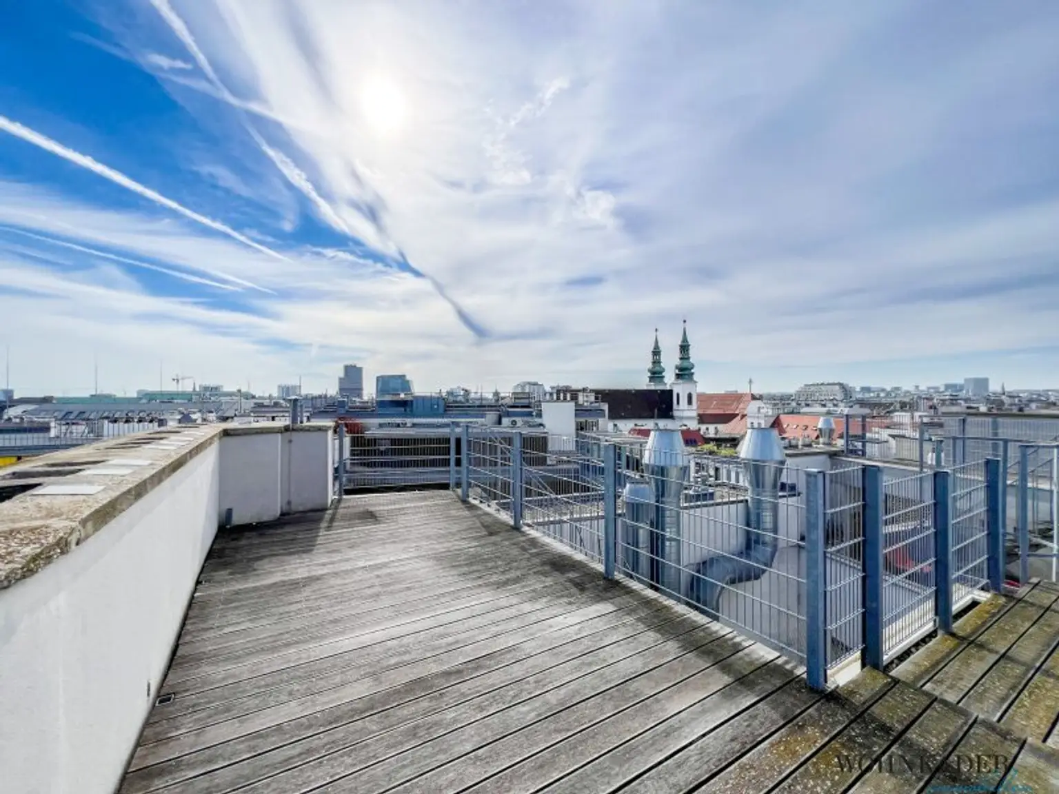 Exklusive 130 m² Dachgeschosswohnung mit Terrasse, Dachterrasse und atemberaubendem Blick auf den Stephansdom
