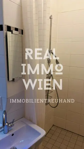 Hervorragende Anlage 5 Zimmer WG mit Stil im Gründerzeithaus