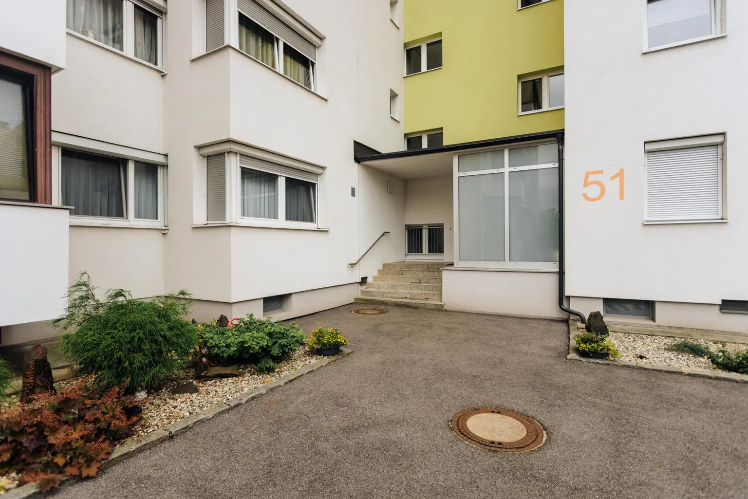 3-Zimmer-Wohnung mit Balkon, Lift, Parkplatz & Vollmöblierung – Sofortbezug in der Abstallerstraße