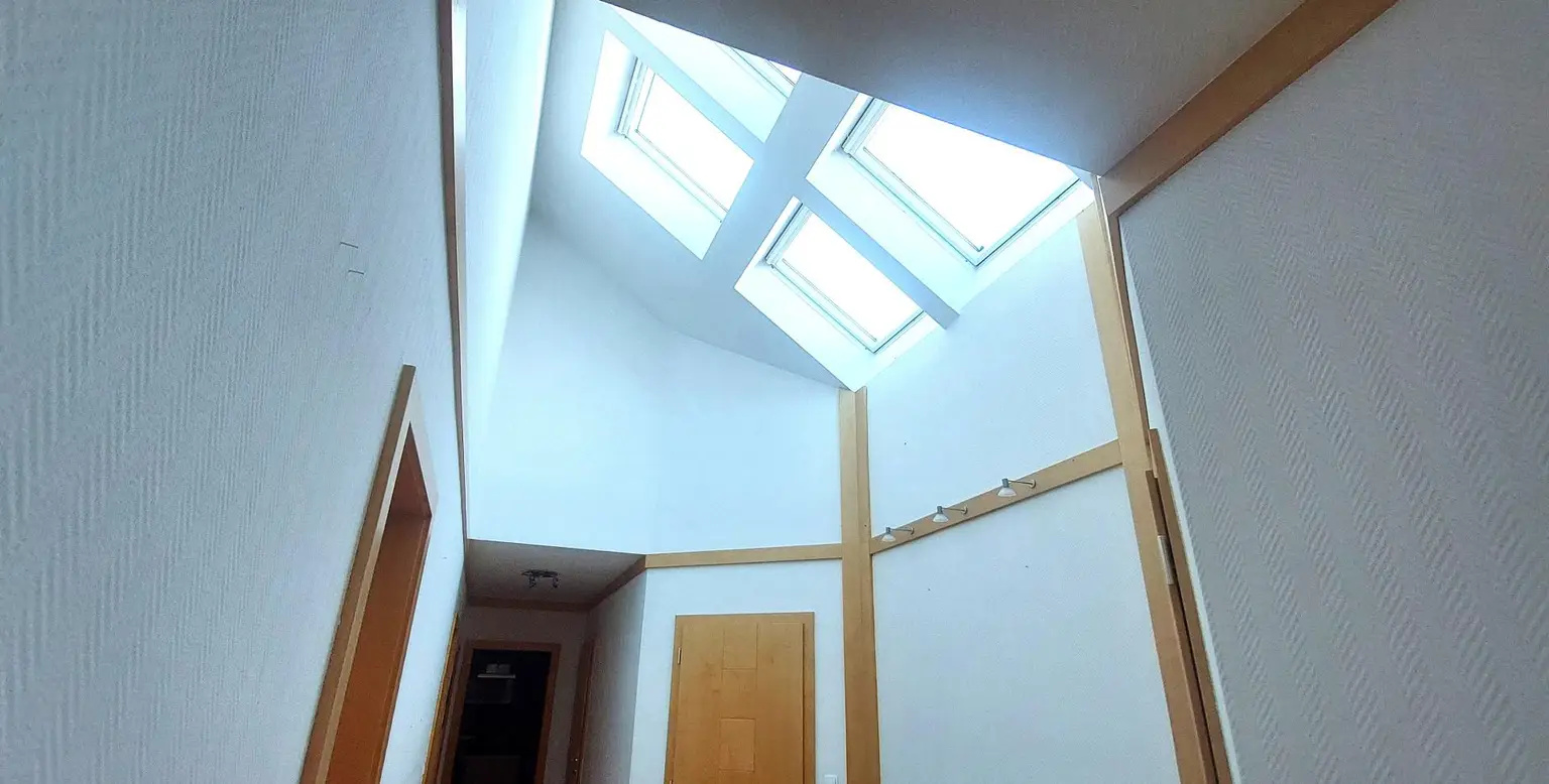 Großzügige Villa mit mehreren Wohneinheiten für viele Nutzungen