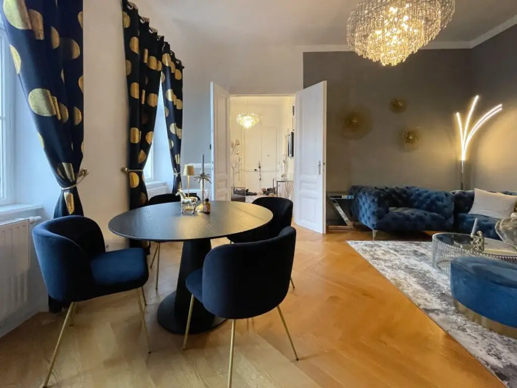 Exklusive Altbau-Residenz mit modernster Technik – hofseitige 2-Zimmerwohnung mit Balkon beim Naschmarkt