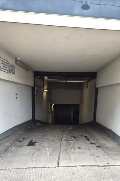 Einfahrtshöhe 2,10 m