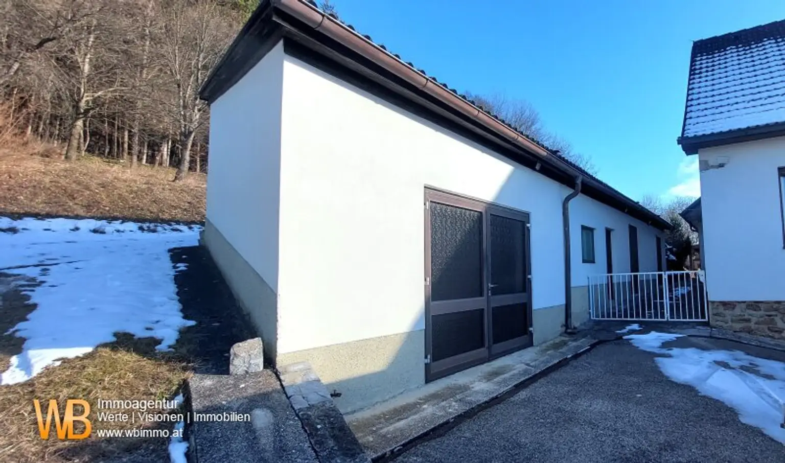 2 große Häuser nebeneinander, Fernblick, angrenzender Wald 7ha optional