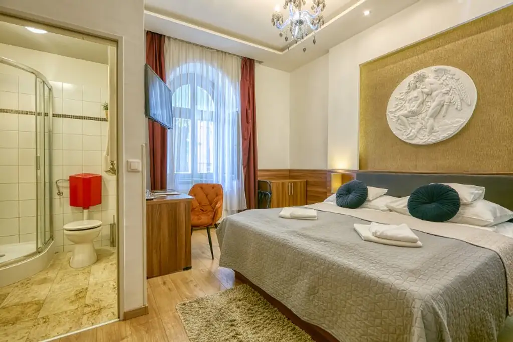 +++ Historischer Immobilienkomplex im Herzen von Sopron mit vielseitigem Entwicklungspotenzial +++