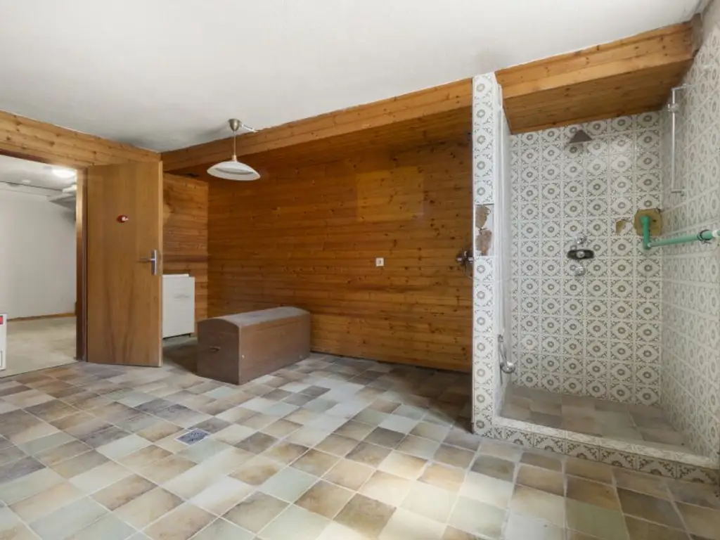 Schöner, gepflegter 270m² Bungalow mit 2 Wohnungen und 1.318m² Grund in Viktring in ruhiger sonniger Aussichtslage!