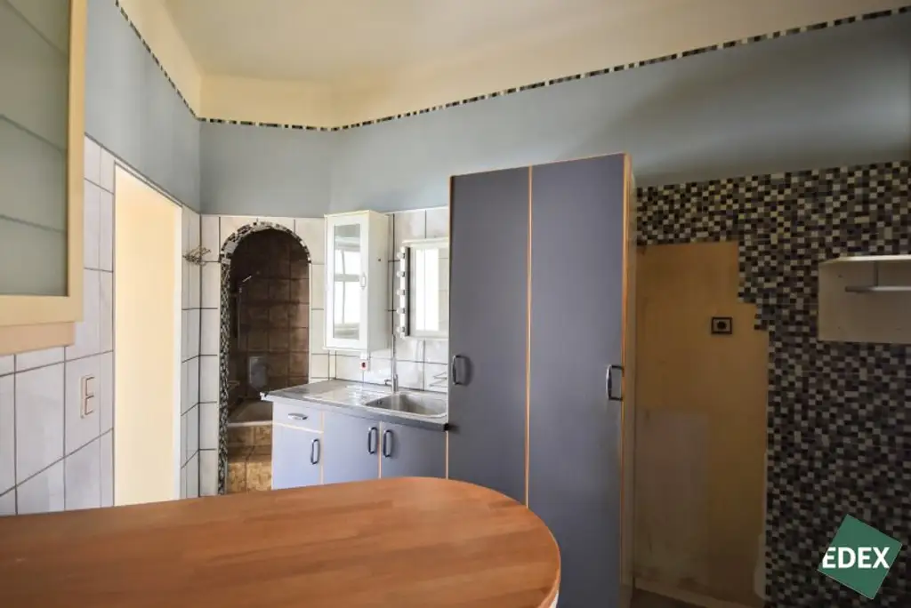 Altbauwohnung mit 56 m² zum Sanieren – ruhige Lage in Favoriten