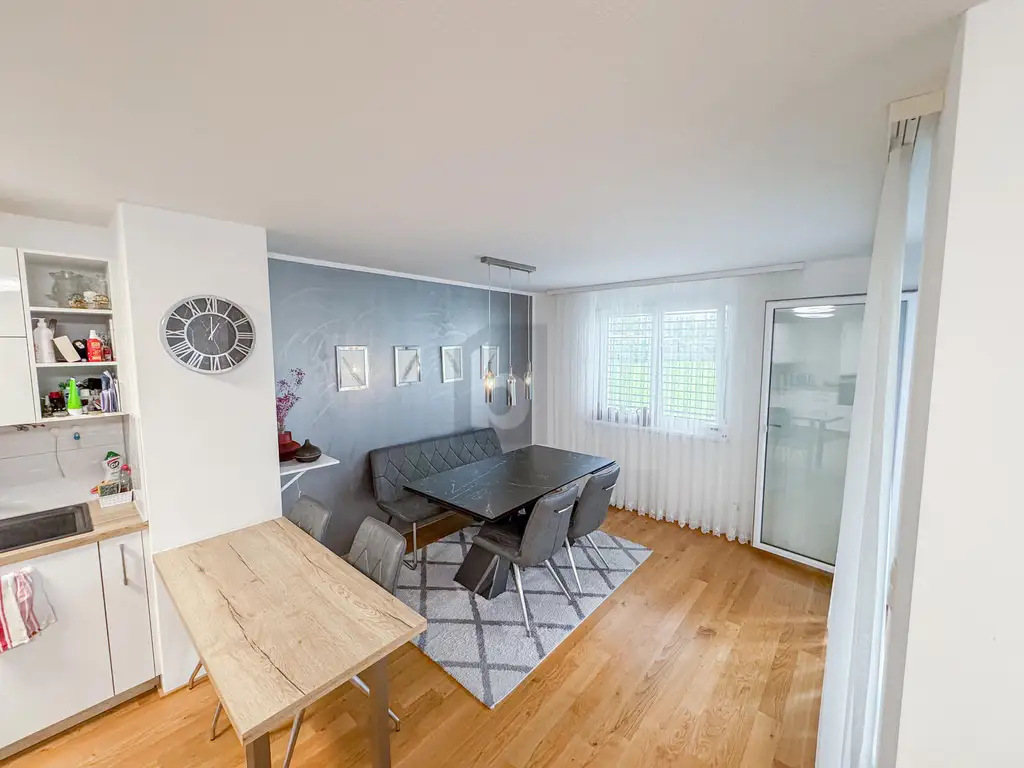 GERÄUMIGE WOHNUNG IN TOP LAGE MIT BALKON