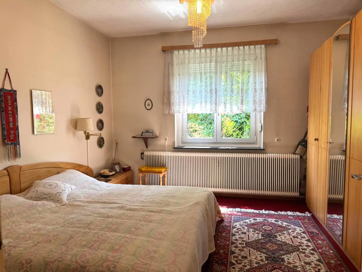 "Einfamilienhaus mit 2535m² großem Grundstück!"