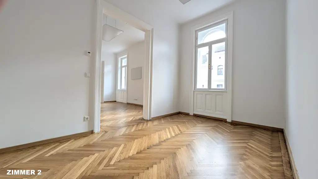 ! RENOVIERTE AKADEMIKERSINGLE-HAUPTMIETE IN KLASSISCHEM STILALTBAU !