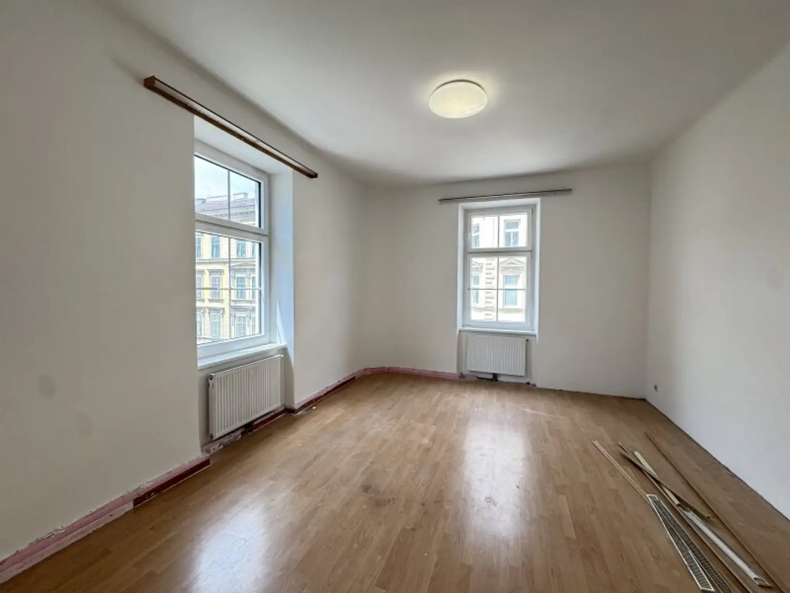 *Zentral gelegene 2-Zimmer-Wohnung in Margareten – Ideal zum Sanieren und Gestalten!*