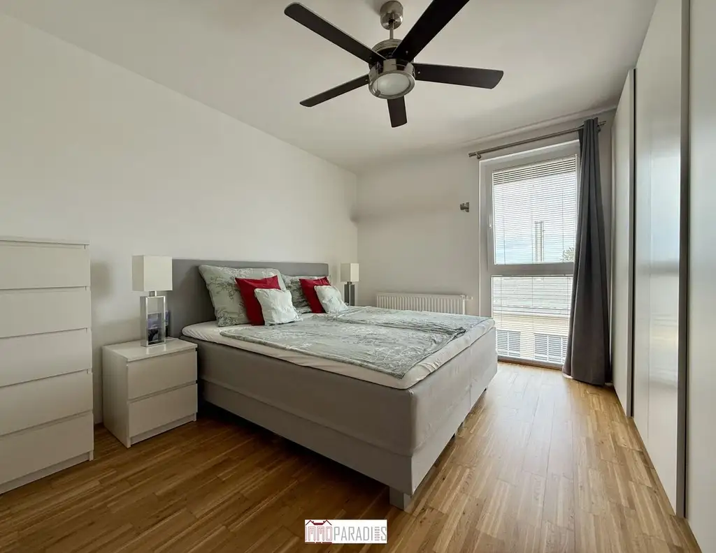 Traumhafte, neuwertige 4-Zimmer-Wohnung mit Loggia & optionalem Tiefgaragenstellplatz