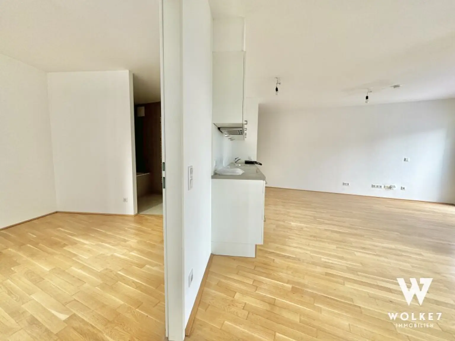 Wunderschöne 2 Zimmer mit 2 Aussenflächen | Ruhig & hell | gut aufgeteilt | U1 Kagraner Platz