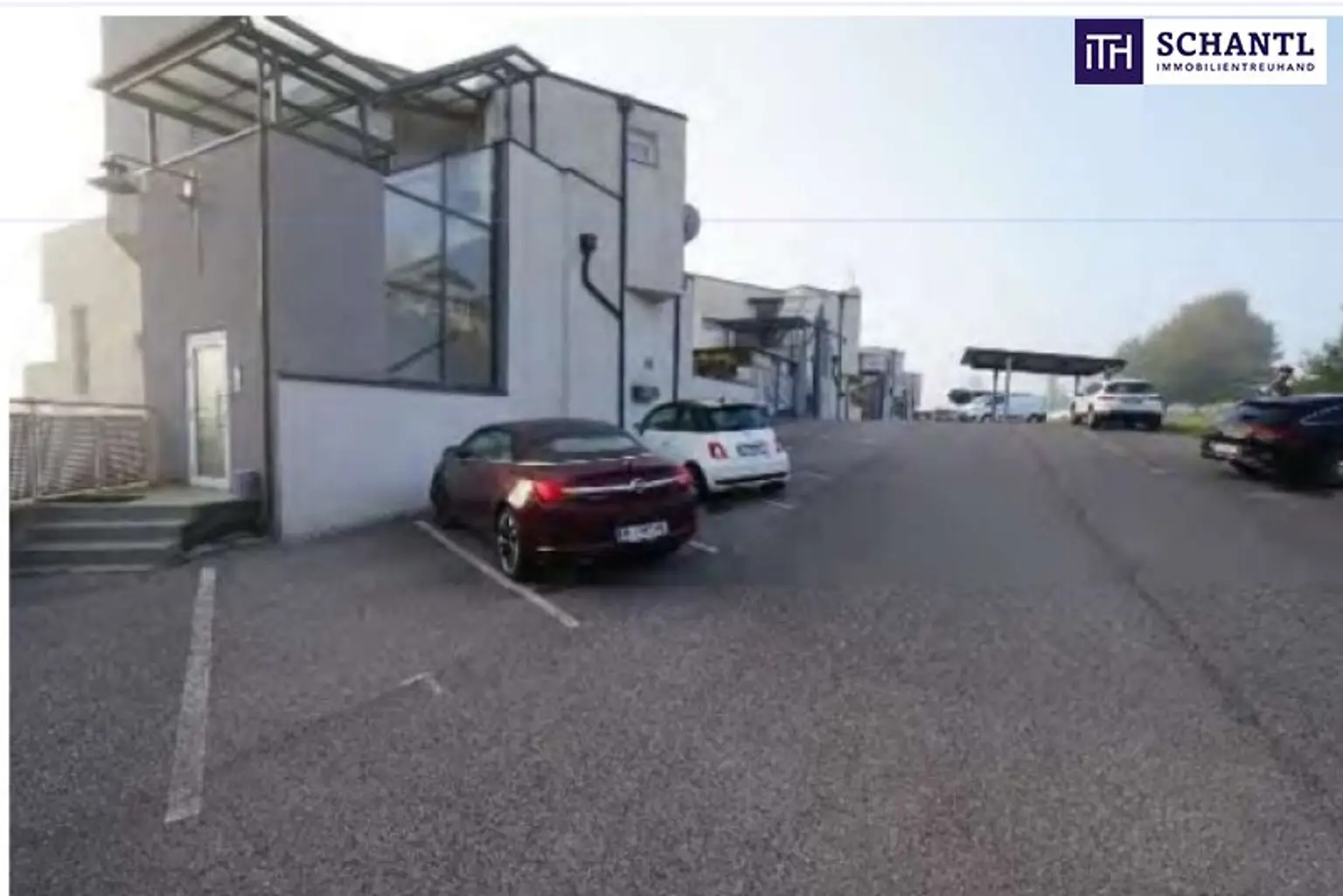 TOP Anlageobjekt in Feldkirchen bei Graz! Modernes Wohn- und Ordinationshaus mit Zahnarztpraxis im Erdgeschoss und großzügiger Mietwohnung im Obergeschoss!