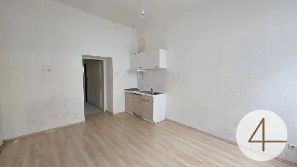 Starterwohnung im Erdgeschoß Gründerzeithaus