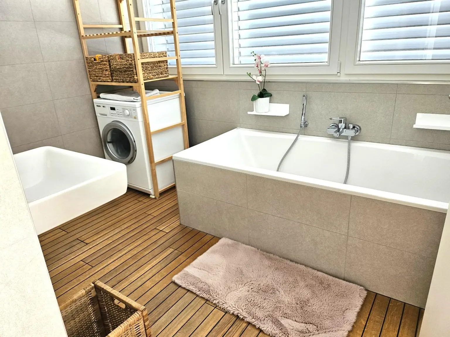 DACHGESCHOSS ! "Sensationell" der Ausblick !  Ruhige Lage ! Dachmaisonette mit Loft-Feeling!