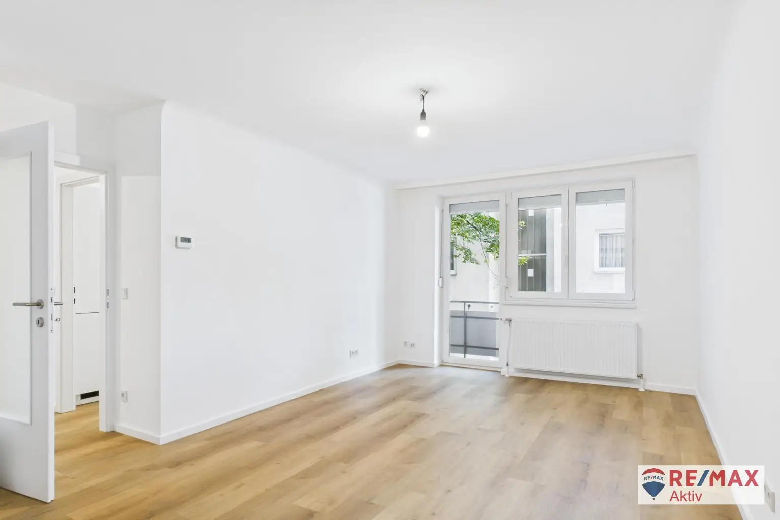 Erstbezug nach Sanierung - 2-Zimmer Wohnung mit großem Balkon