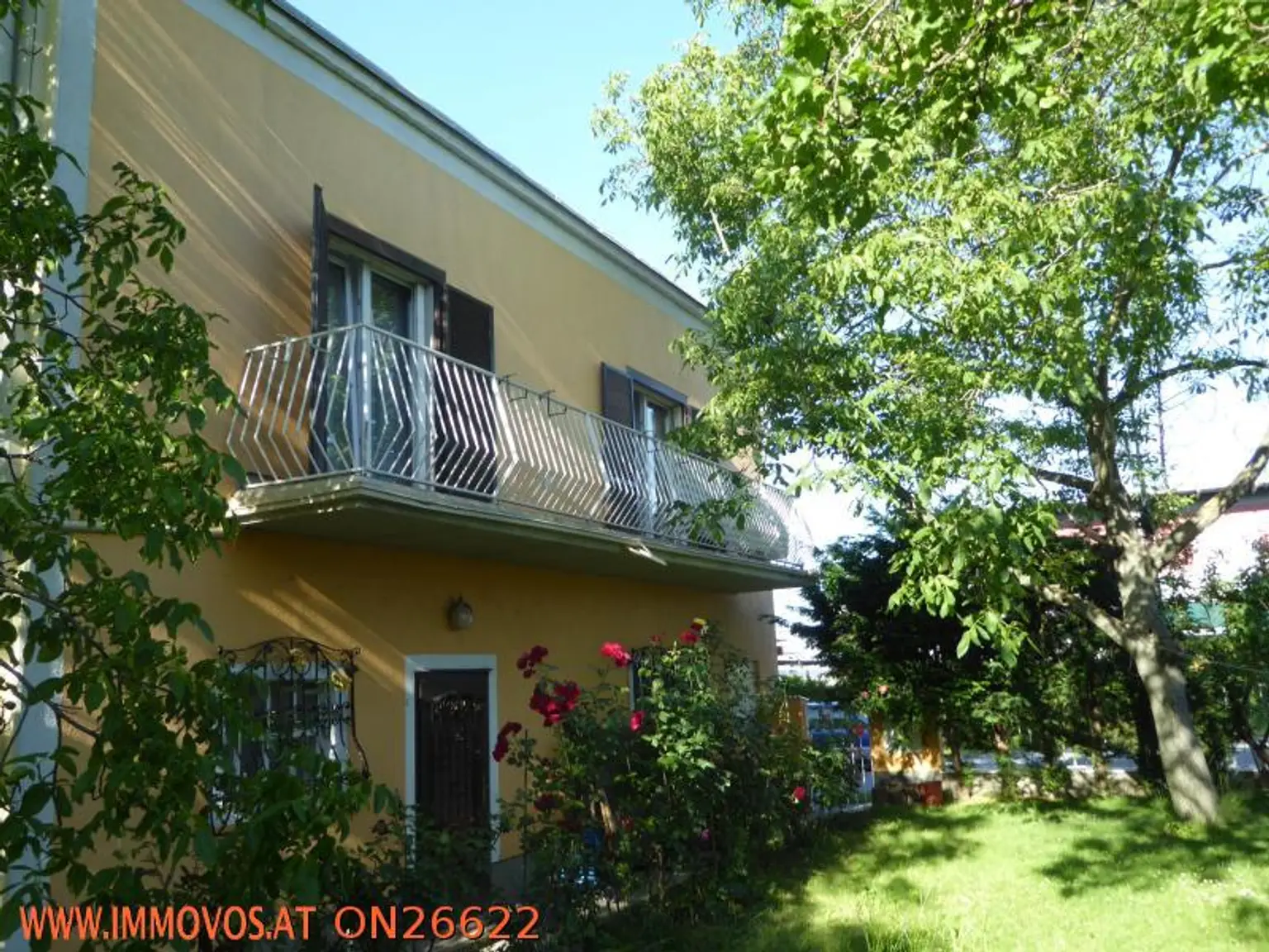 ***SEHR SCHÖNE BALKONWOHNUNG***