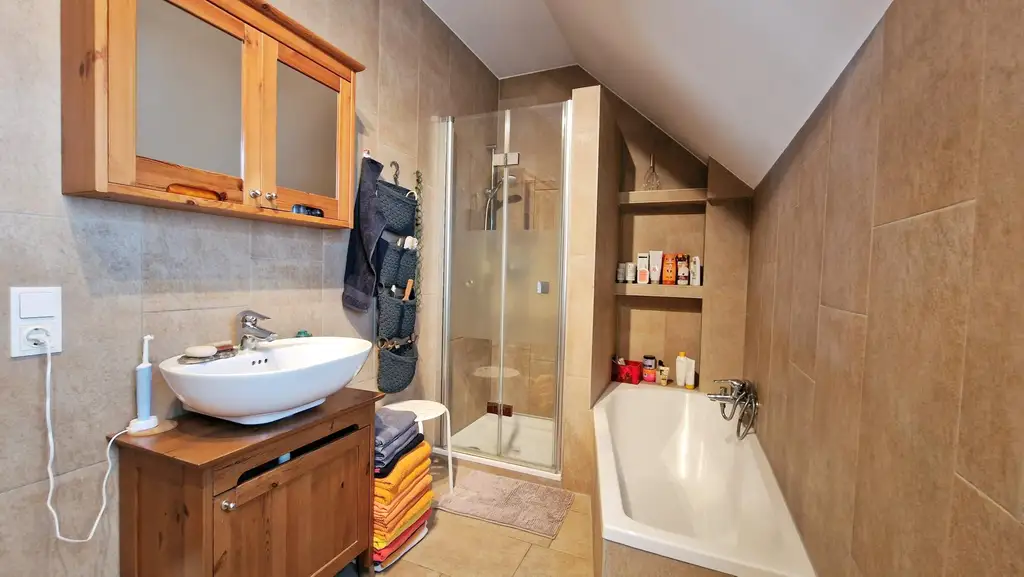 Charmantes Reihenhaus mit Garten, Pool und Terrasse – gepflegt & bezugsbereit ab Sommer 2026