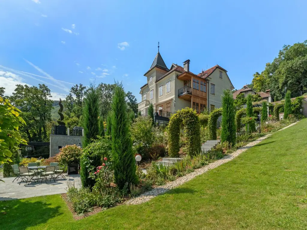 Alt-Eggenberg - Historische Villa mit atemberaubendem Stadt- und Uhrturmblick | Old-Eggenberg - Historic villa with breathtaking views of the city and clock tower