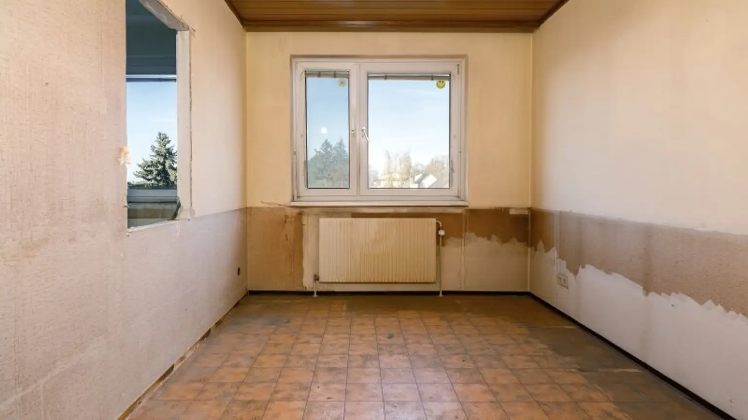 Renovierungsbedürftige 3-Zimmer-Wohnung mit Loggia in Leopoldsdorf – Ihr neues Zuhause!