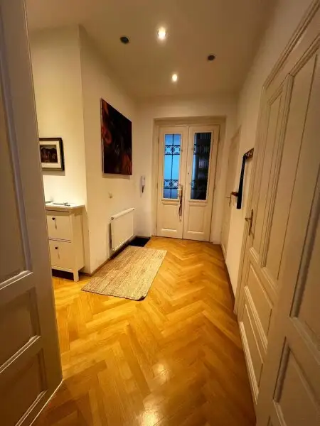 Gepflegte und ruhige Hochparterre Wohnung Nähe Alois Drasche Park