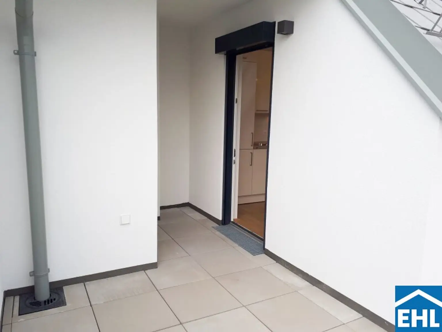 Geräumige Dachgeschosswohnung mit Balkon im Herzen Magaretens