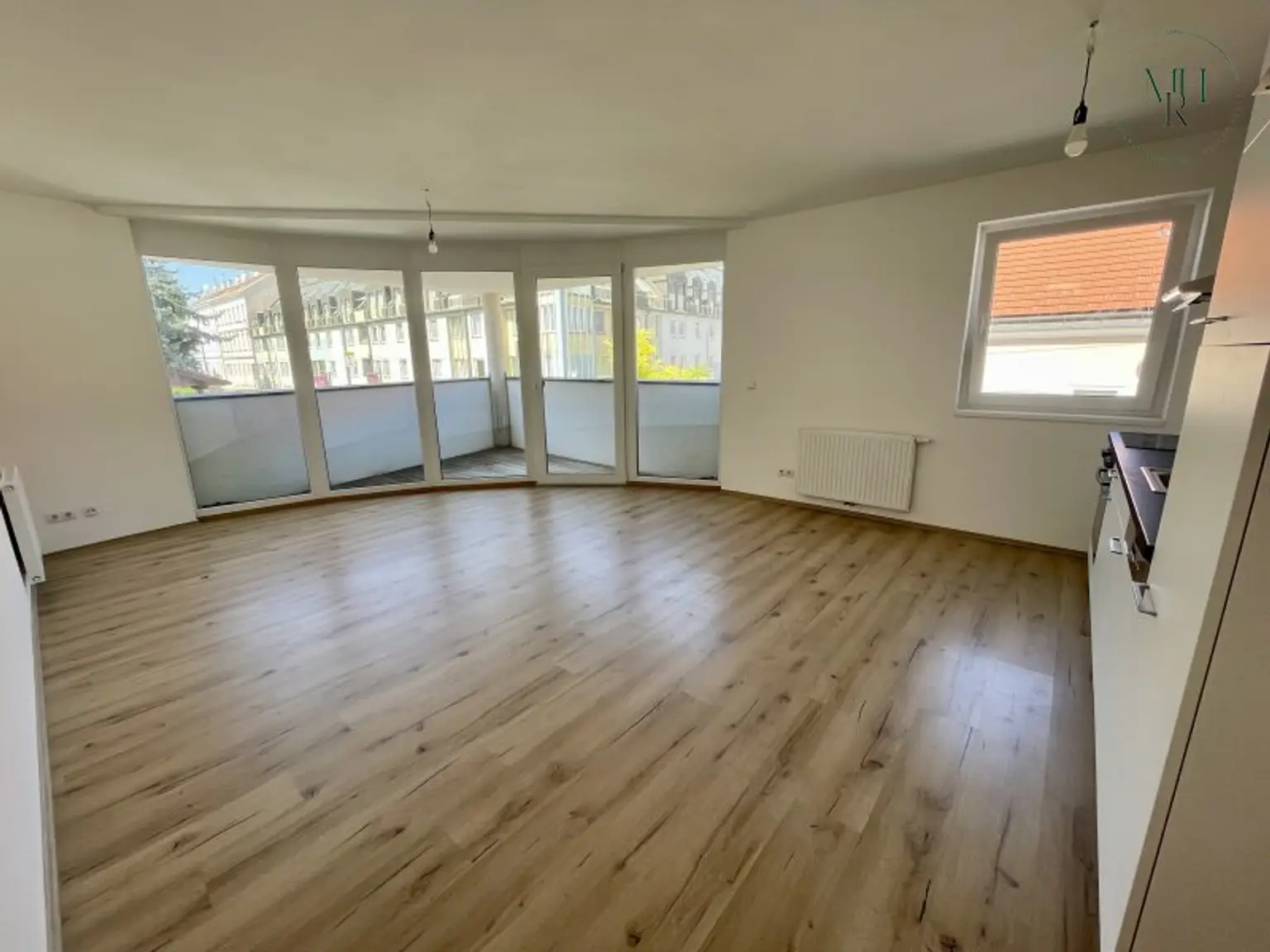 Gepflegte 3-Zimmer Wohnung mit zwei Balkonen und direkte Anbindung an die Innenstadt