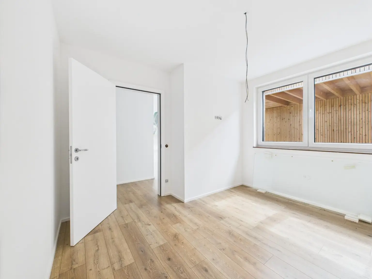 Modernes Wohnen auf höchstem Niveau: Erstbezug mit Smart Home, Salzwasserpool & 149 m² Wohnfläche in Wels-West