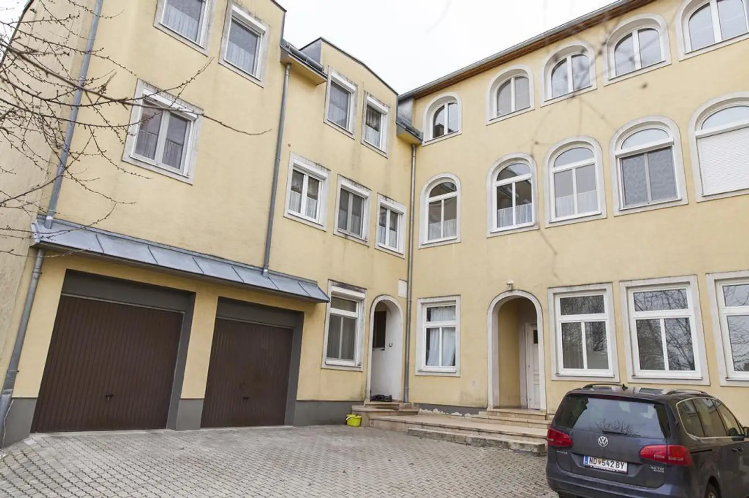 Geräumige Erdgeschosswohnung mit vielseitigen Nutzungsmöglichkeiten