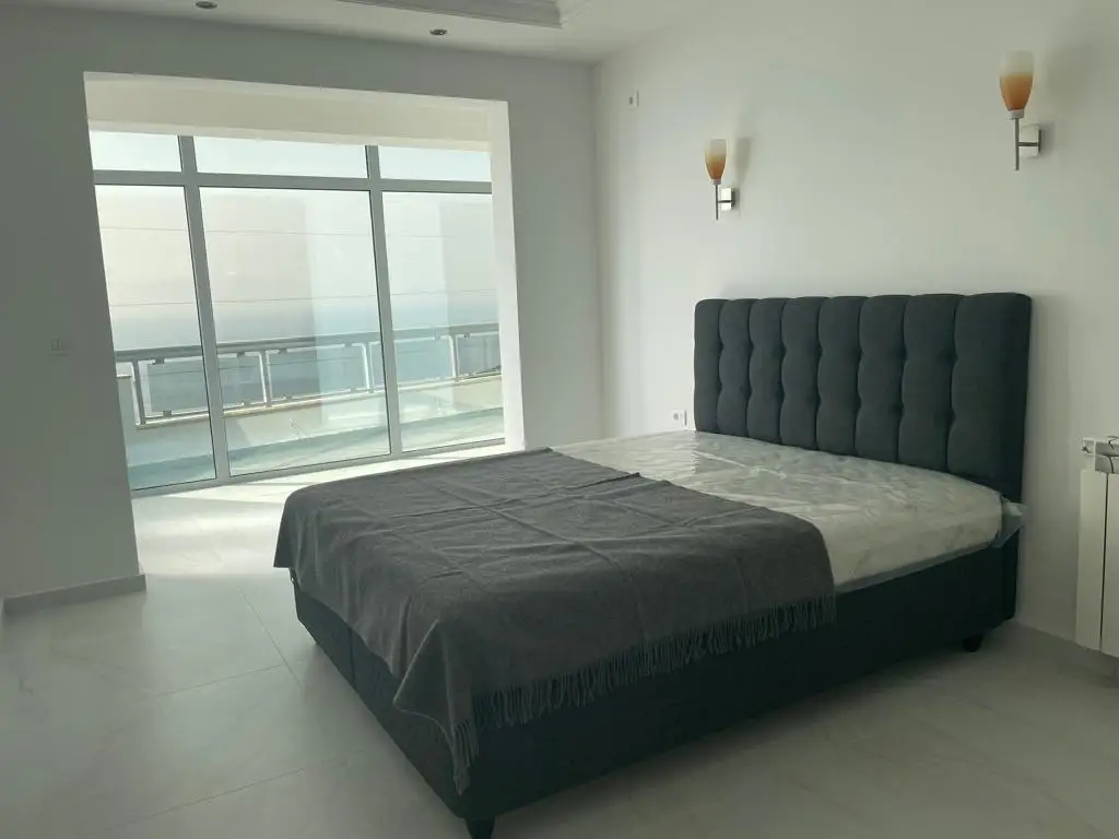Großzügiges Penthouse mit herrlichem Meerblick in Toplage