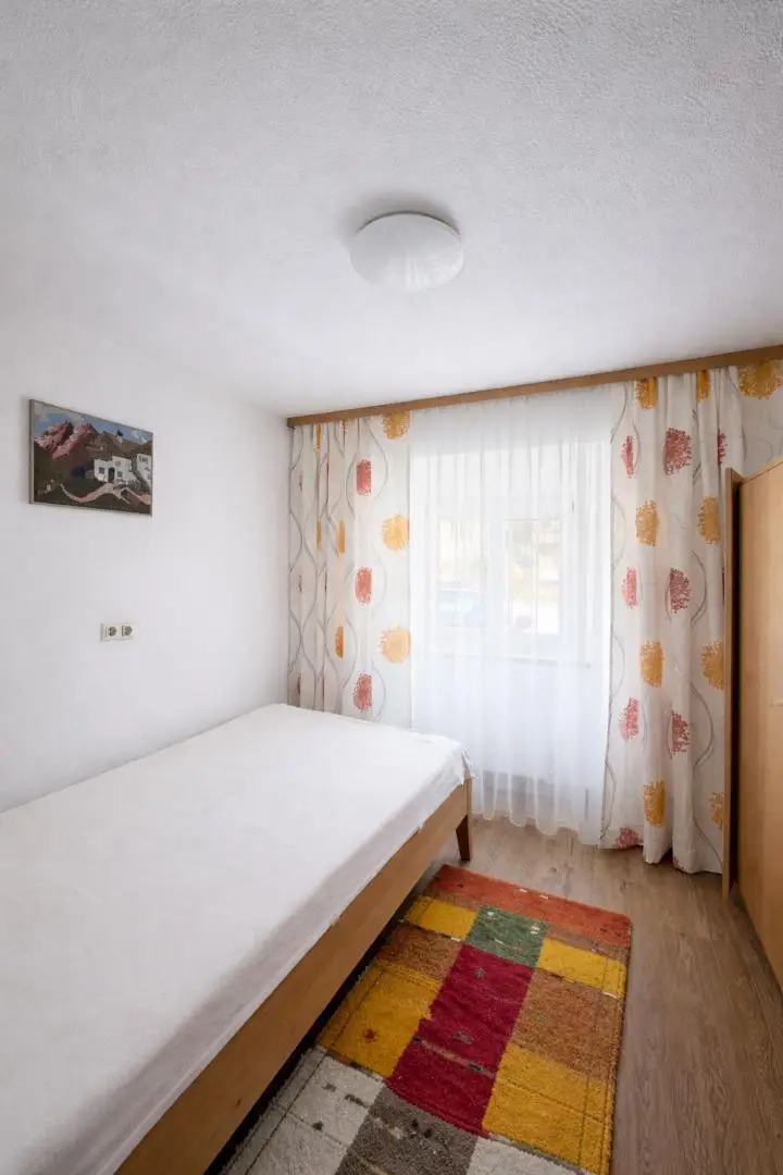 Haus- EG Schlafzimmer