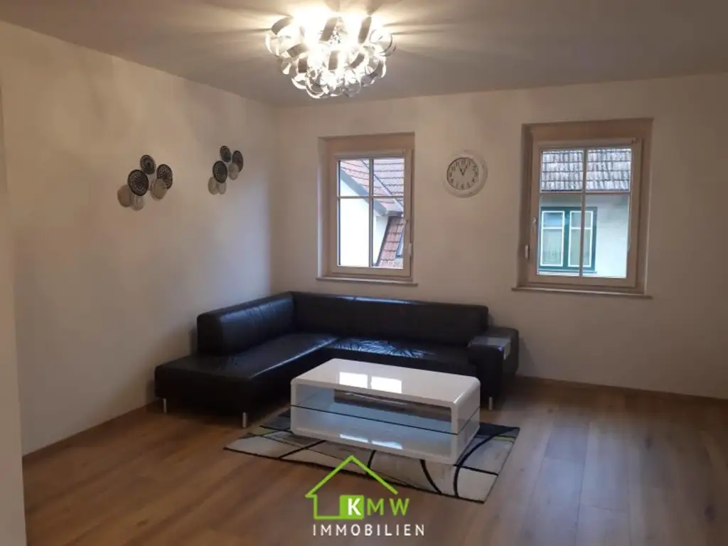 TOP-5-Zimmer-Wohnung in zentraler Ruhelage